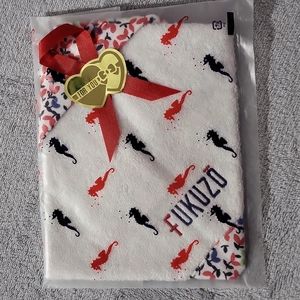 NWT 🎁 Japanese Gift Towel ~ New in Seahorse Wrapper